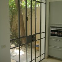 חלונות בלגיים בבית פרטי