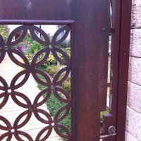 שער ברזל מעוצב - מבט מקרוב