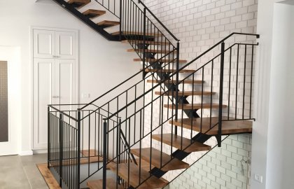 מעקות ומדרגות ברזל
